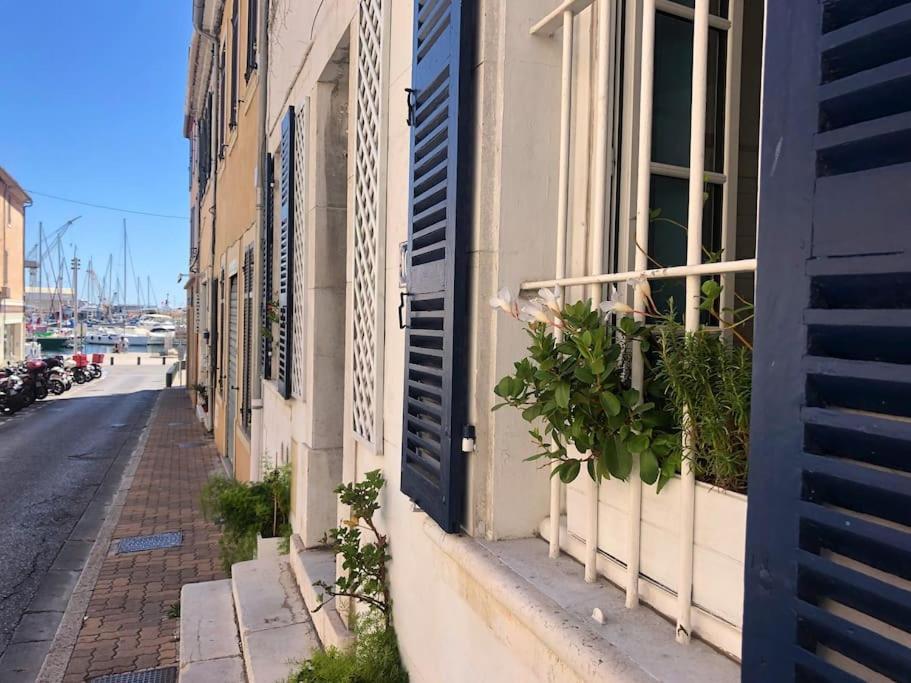 Studios Du Marin Sur Port De La Ciotat Bagian luar foto